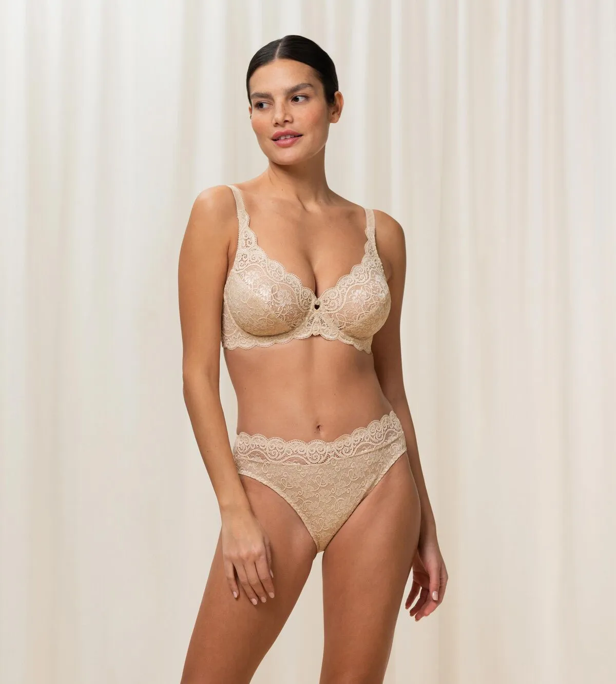 Amourette 300 Wired lacy bra - Nude