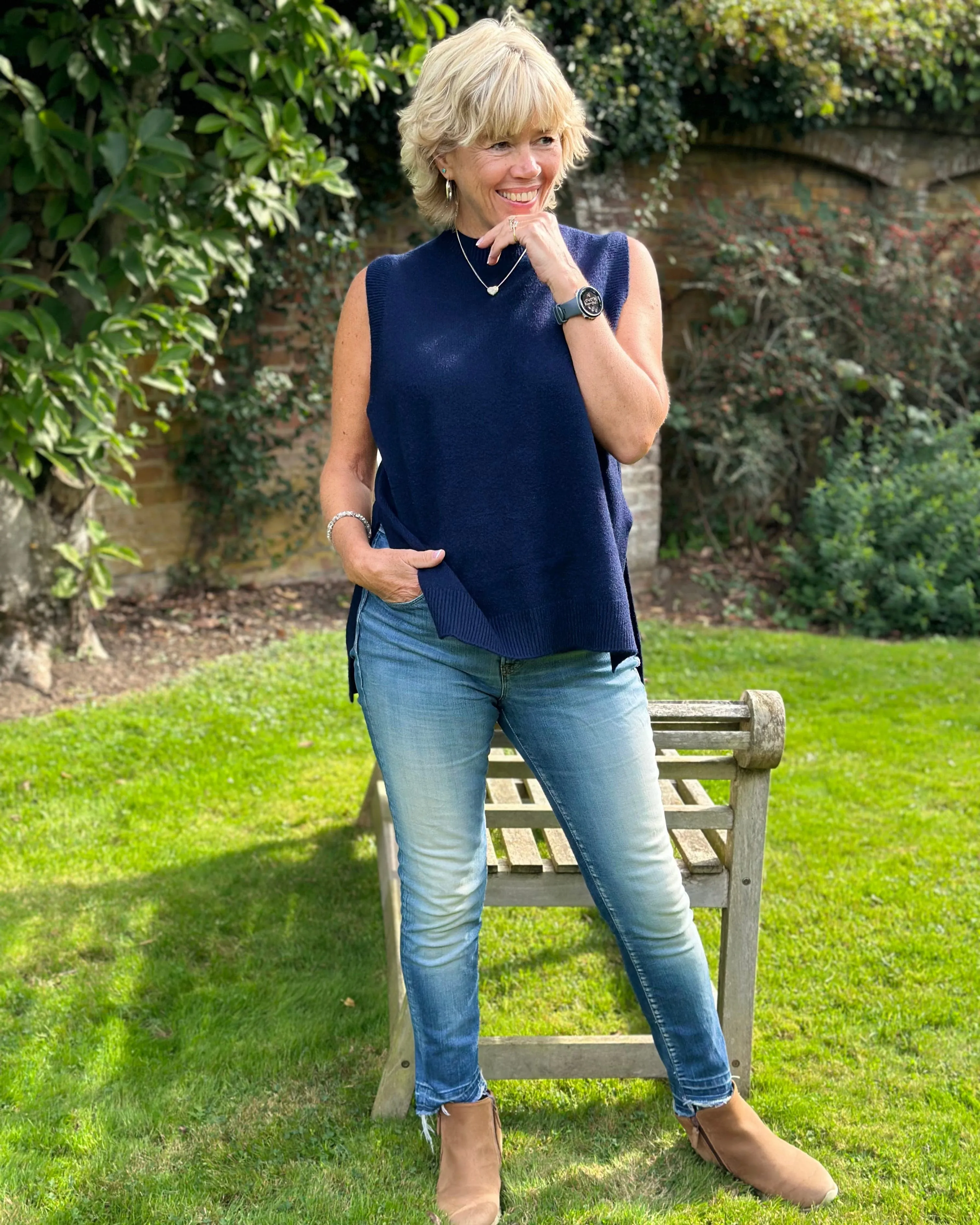 Round Neck Sleeveless Jumper - Navy