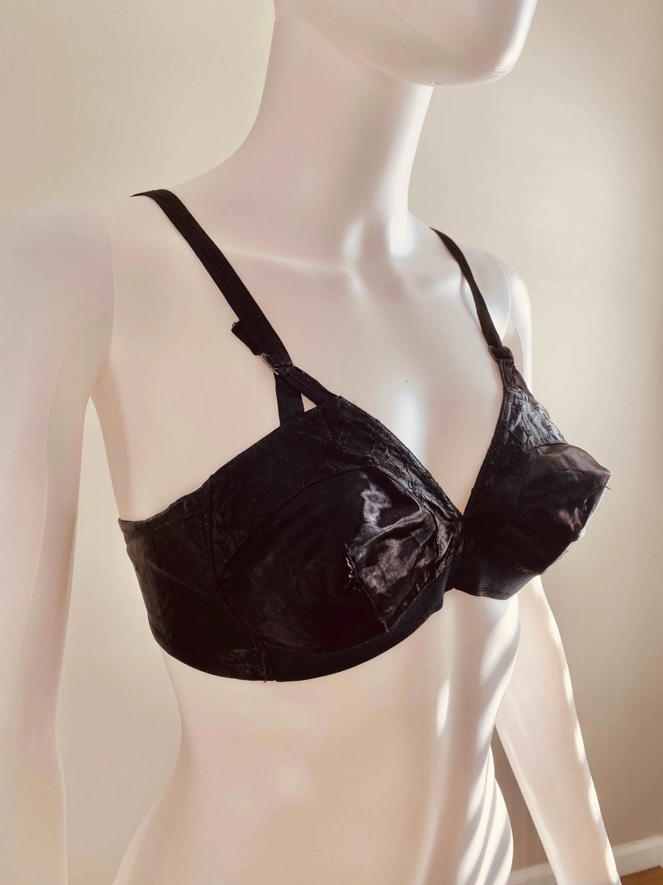 Vintage 1940s Black Satin Bullet Bra / 40s Learners Bra / 40s lingerie