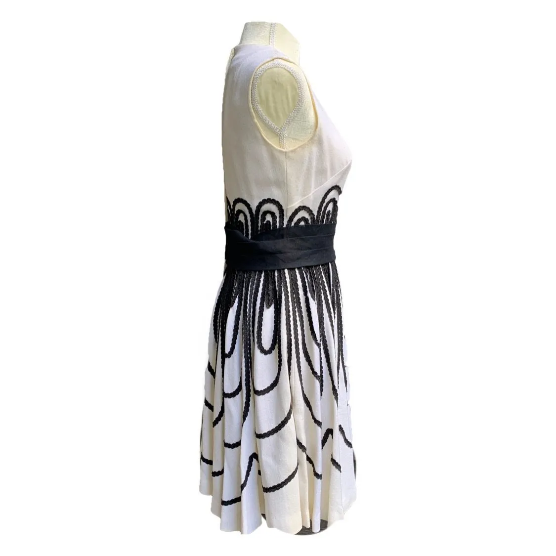 Vintage Black and White Cocktail Dress by Miss Elliette. Gorgeous Ribbon Detail.