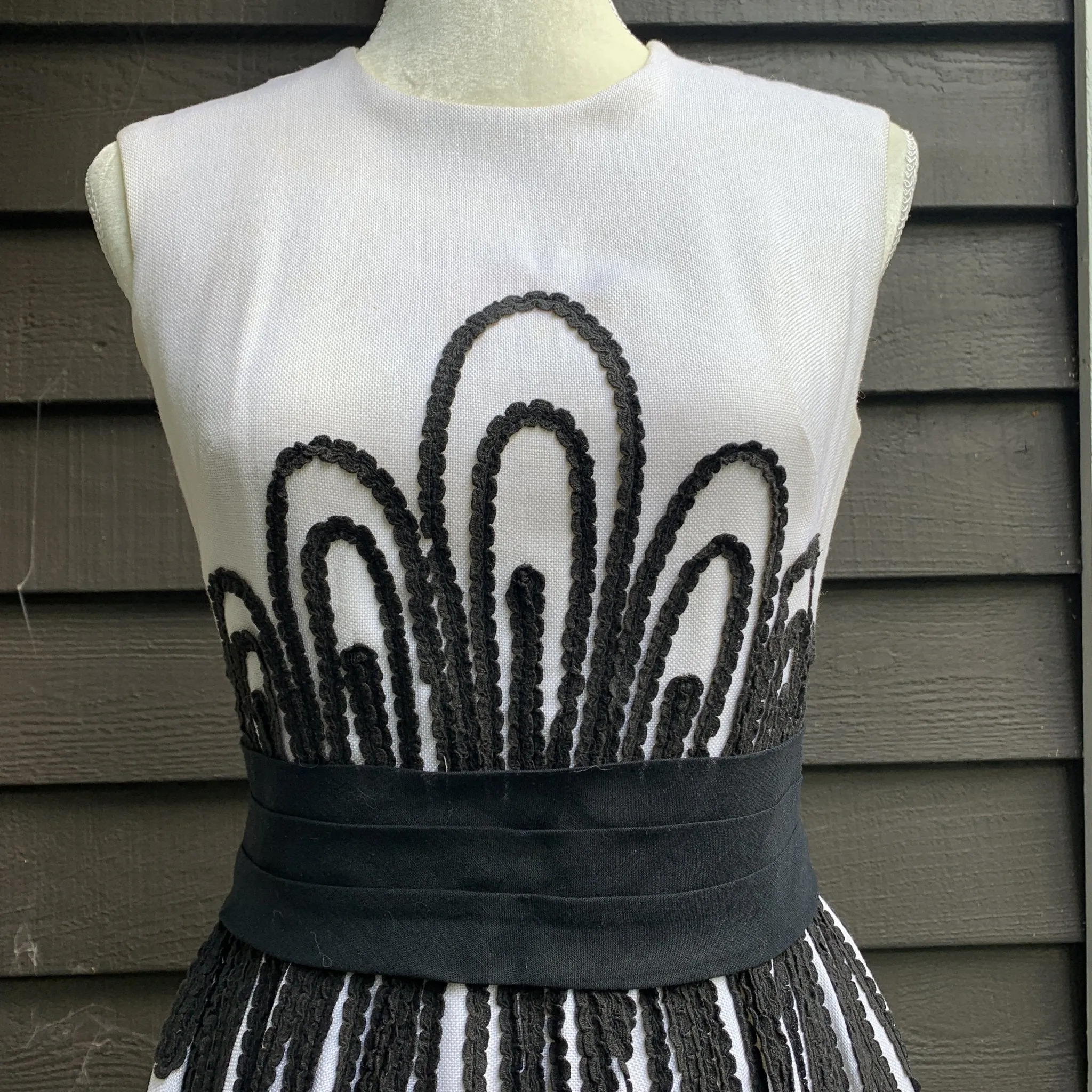 Vintage Black and White Cocktail Dress by Miss Elliette. Gorgeous Ribbon Detail.