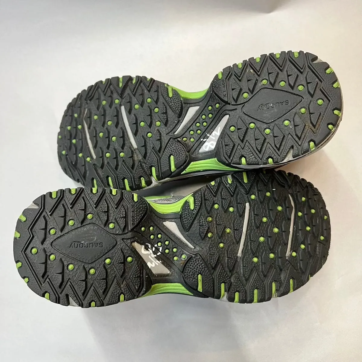 Women's Saucony Ridge TR-Original Trail Running Shoe - Gray/Green- Size 8.5M Preowned