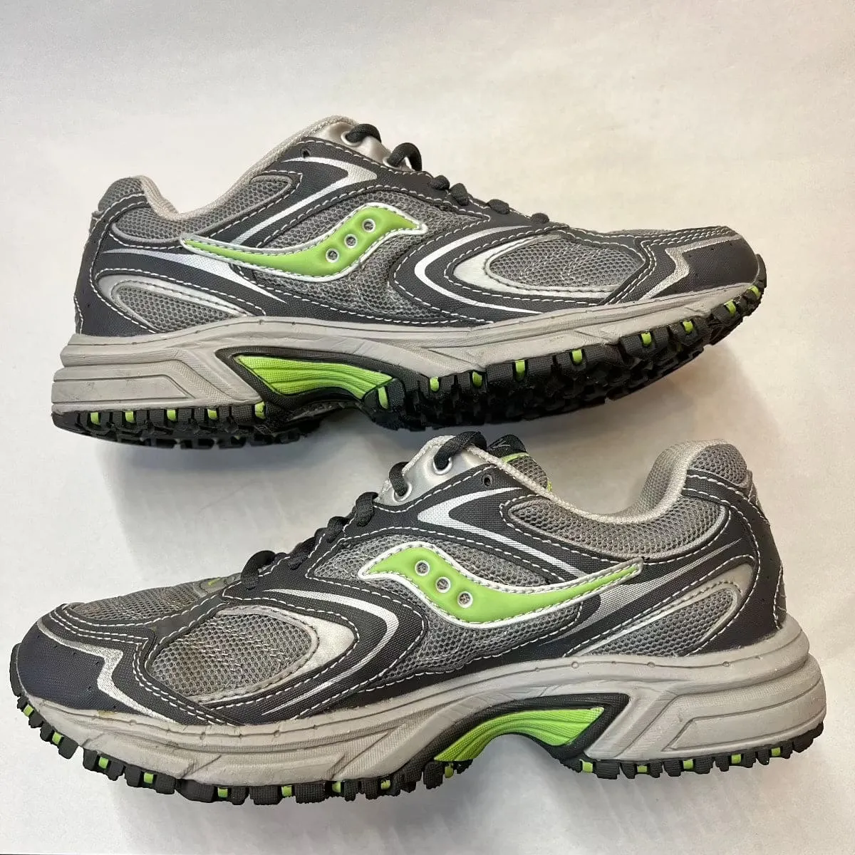 Women's Saucony Ridge TR-Original Trail Running Shoe - Gray/Green- Size 8.5M Preowned